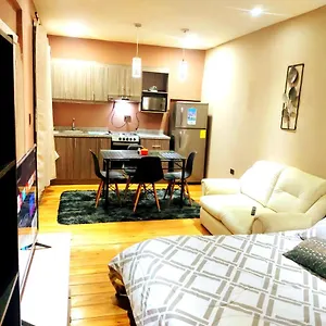 Apartamento Mini En El Centro Historico De Cuenca, A 2 Cuadras De La Catedral, Parque Calderon, Cuenca